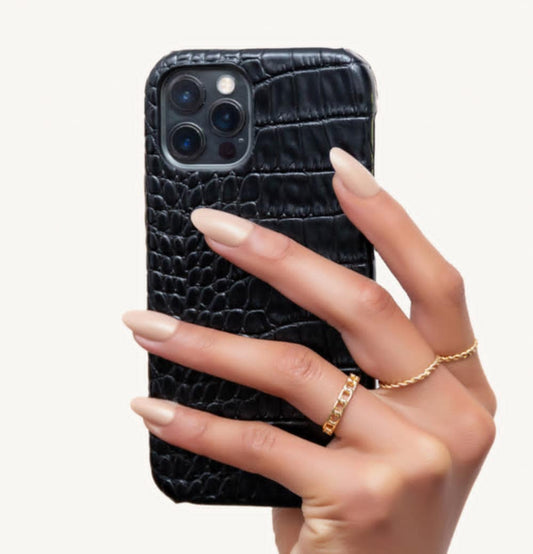 Why More Busy Women Are Switching to Press-On Nails in 2026