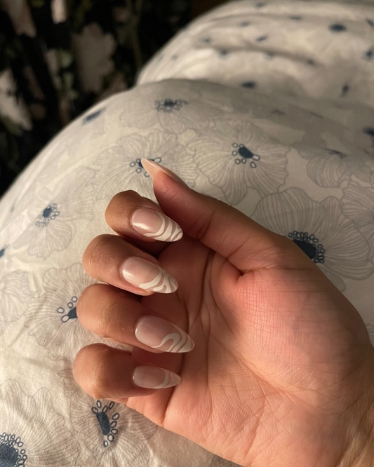 Press on Nails - Ivory Illusion